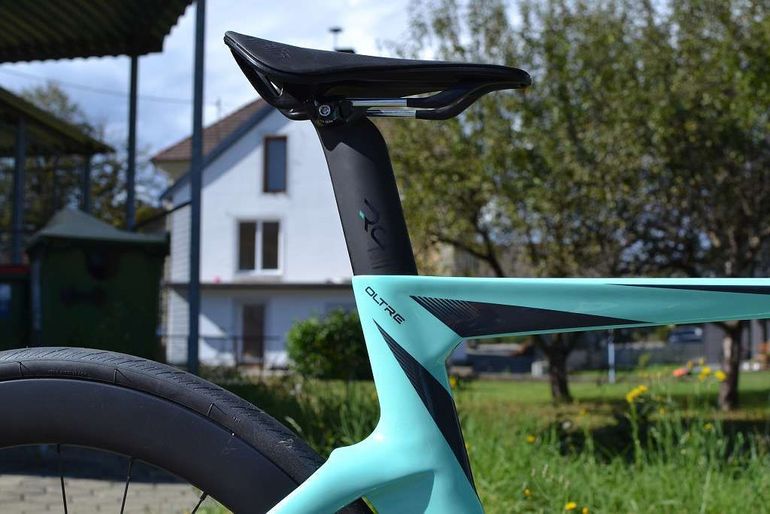 Used Bianchi Oltre Comp 105 Di2 2025 Road & Gravel, Green — image 8 of 10