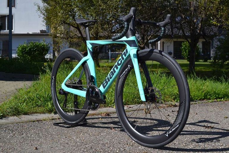 Used Bianchi Oltre Comp 105 Di2 2025 Road & Gravel, Green — image 2 of 10