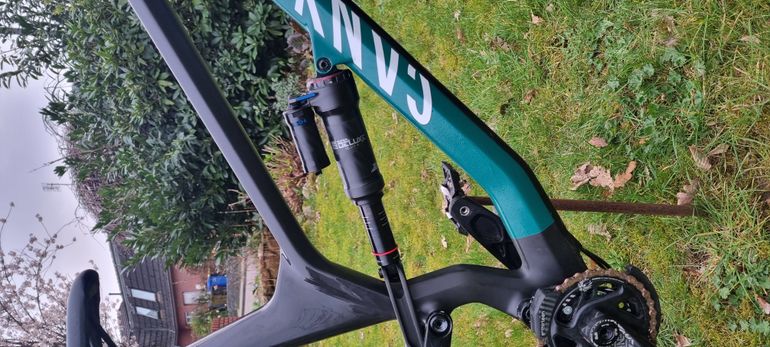Used Canyon Torque CF 7 2021 2021 Mountainbike, Black, 27.5 — image 7 of 10