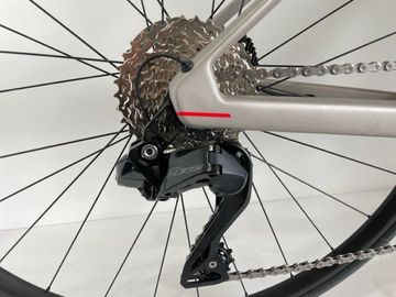 Gebrauchtes BMC Teammachine SLR Five 105 Di2 2024 Road & Gravel, Hellgrau — Bild 3 von 5