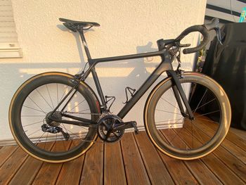 Used Canyon Ultimate CF SLX 8.0 Di2 2020 Road & Gravel, Black — image 1 of 14