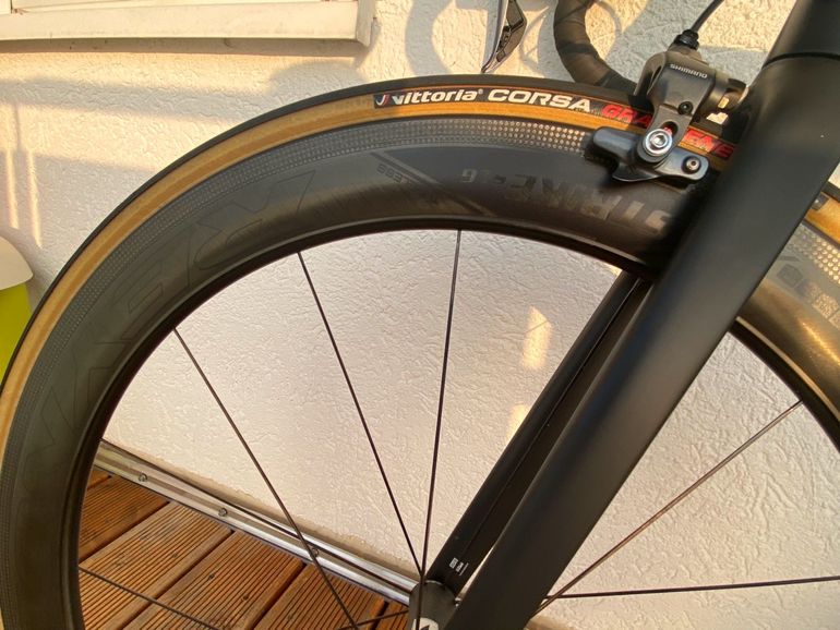 Used Canyon Ultimate CF SLX 8.0 Di2 2020 Road & Gravel, Black — image 11 of 14