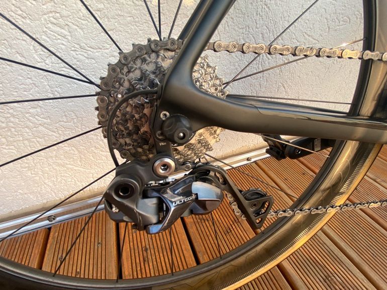 Used Canyon Ultimate CF SLX 8.0 Di2 2020 Road & Gravel, Black — image 7 of 14