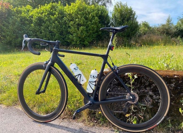 Used Canyon Ultimate CF SLX 8.0 Di2 2020 Road & Gravel, Black — image 10 of 14
