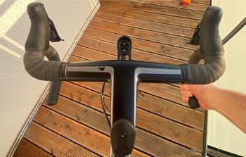 Used Canyon Ultimate CF SLX 8.0 Di2 2020 Road & Gravel, Black — image 4 of 14