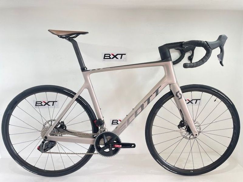 Used Scott Addict RC 10 disc 2022 Road & Gravel