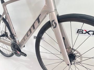 Käytetty Scott Addict RC 10 disc 2022 Road & Gravel — kuva 7 / 7