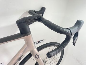 Käytetty Scott Addict RC 10 disc 2022 Road & Gravel — kuva 5 / 7