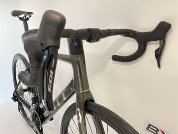 Used Scott Addict RC 40 2023 Road & Gravel, Green — image 7 of 8