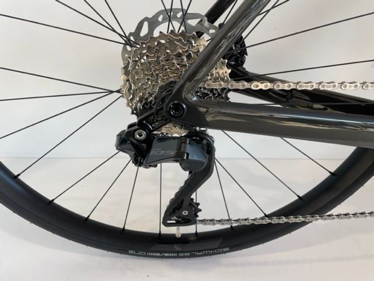 Used Scott Addict RC 40 2023 Road & Gravel, Green — image 3 of 8
