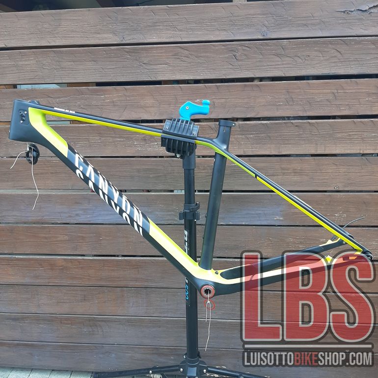 Used Canyon Exceed CF SLX 9.0 Pro Race Team 2019 Frameset 2019 Mountainbike — image 1 of 21