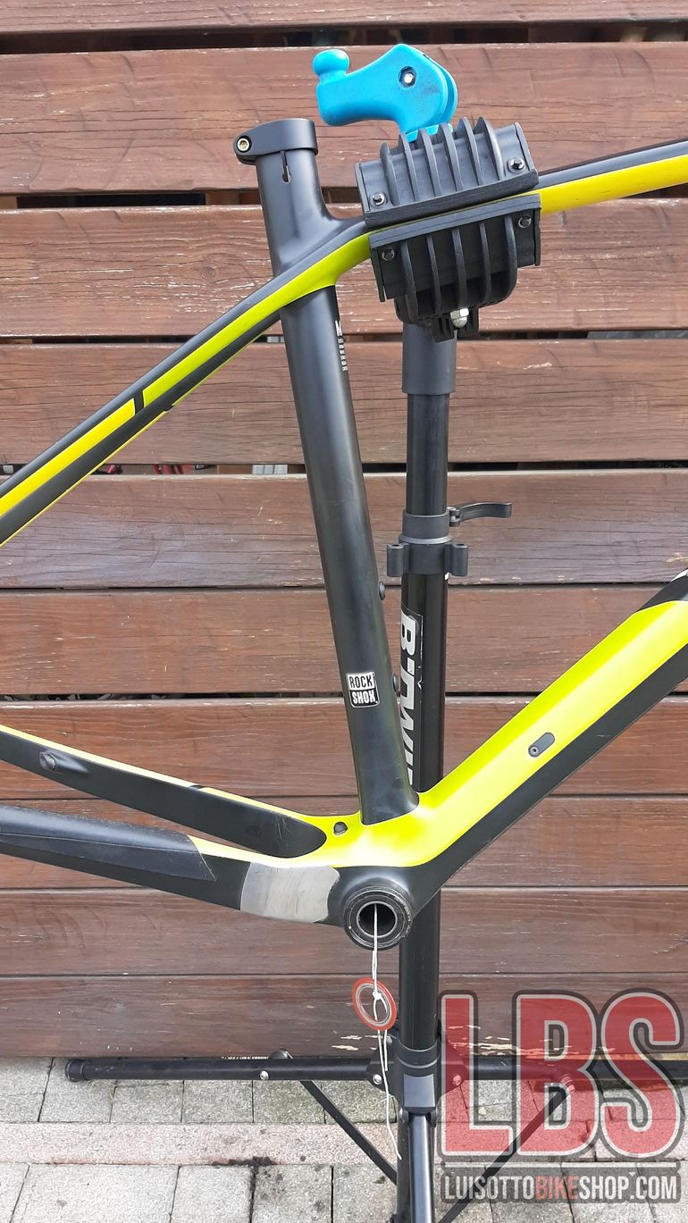 Used Canyon Exceed CF SLX 9.0 Pro Race Team 2019 Frameset 2019 Mountainbike — image 11 of 21