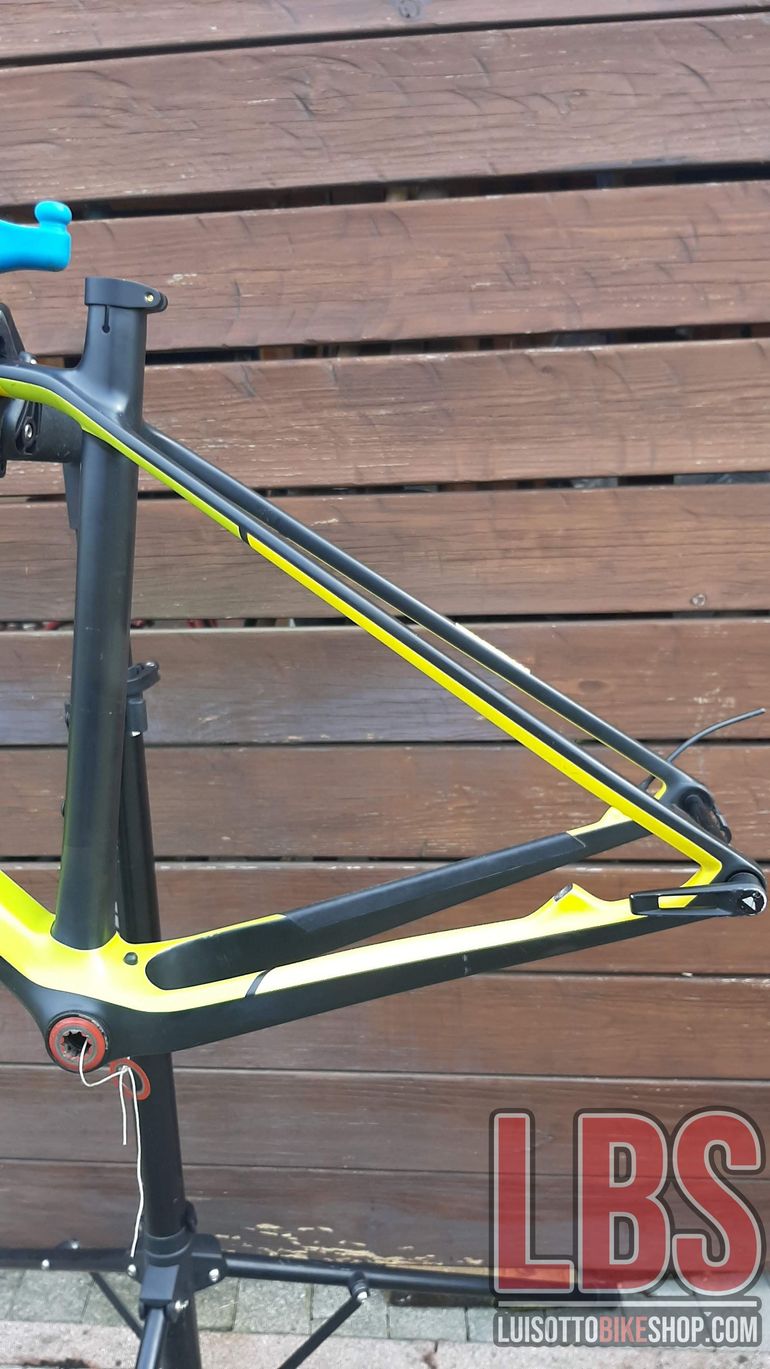 Used Canyon Exceed CF SLX 9.0 Pro Race Team 2019 Frameset 2019 Mountainbike — image 2 of 21