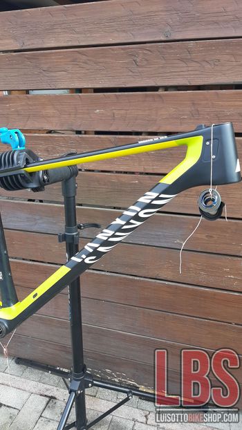 Used Canyon Exceed CF SLX 9.0 Pro Race Team 2019 Frameset 2019 Mountainbike — image 14 of 21