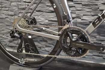 Used Bianchi SPECIALISSIMA COMP 105 Di2 2025 Road & Gravel, Light Gray — image 3 of 9
