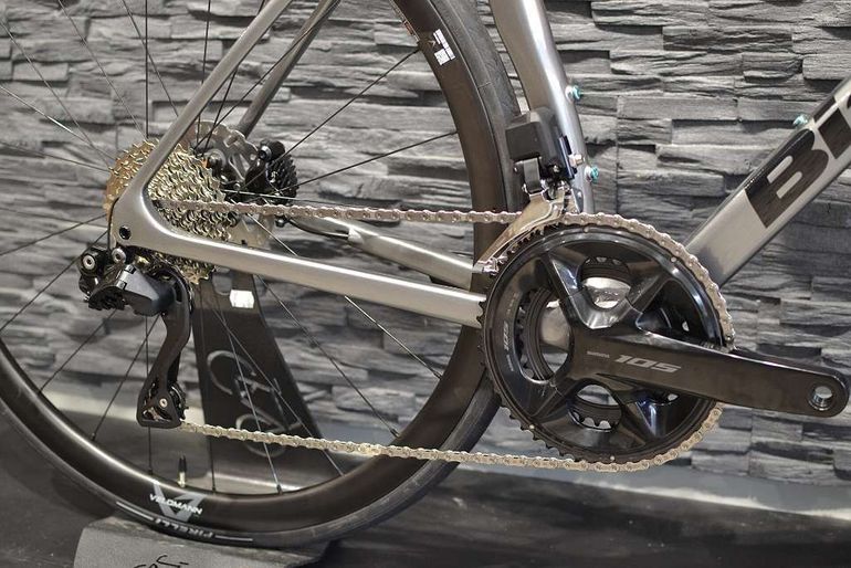 Used Bianchi SPECIALISSIMA COMP 105 Di2 2025 Road & Gravel, Light Gray — image 3 of 9