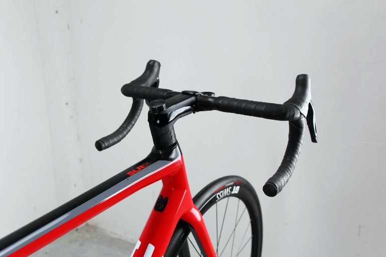 Used BMC TEAMMACHINE SLR01 DISC CARBON DURA ACE Di2 Road & Gravel — image 10 of 13