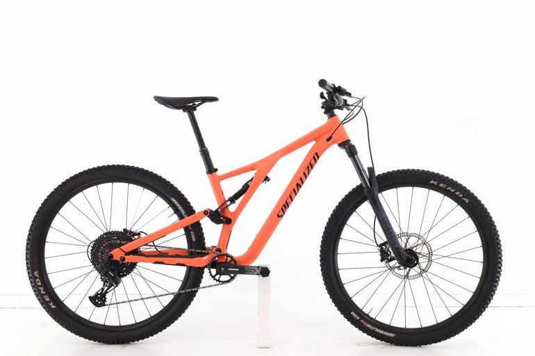 Used Specialized Stumpjumper Mountainbike, Black — image 1 of 9