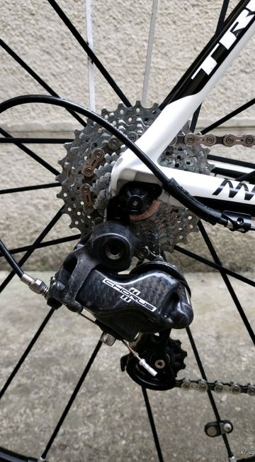 Used Trek Madone 4.7 H2 (Compact) 2012 2012 Road & Gravel, White — image 3 of 7