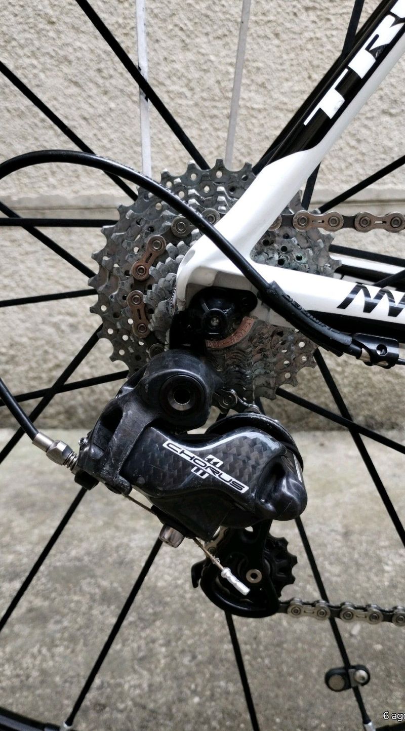 Used Trek Madone 4.7 H2 (Compact) 2012 2012 Road & Gravel, White — image 3 of 7