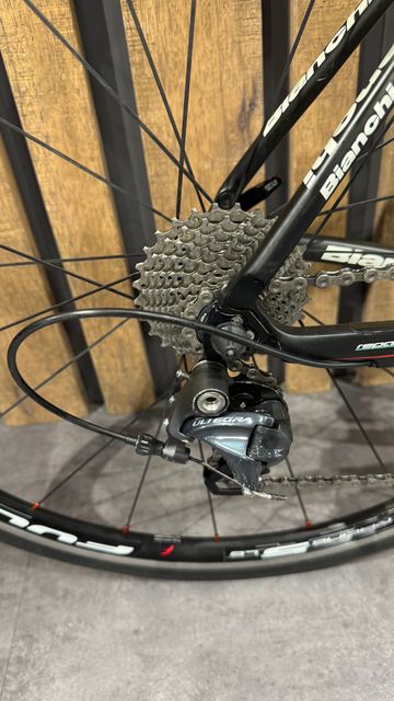 Brugt Bianchi Infinito CV Ultegra 2012 Road & Gravel — billede 3 af 17