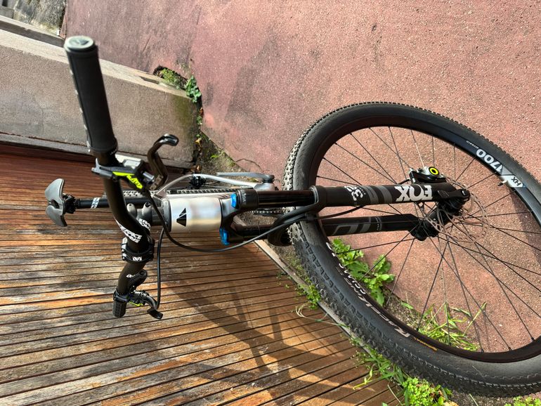 Used Canyon Exceed CF 8 2023 2023 Mountainbike, Hellgrau, 29 — image 3 of 14