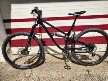 Used Octane One OMG 2021 Mountainbike, Black, 29 — image 2 of 13