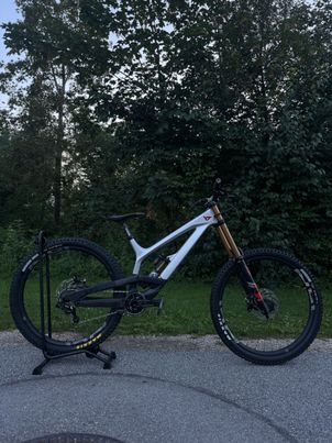 YT Industries - TUES Pro Race 29 2020, 2020