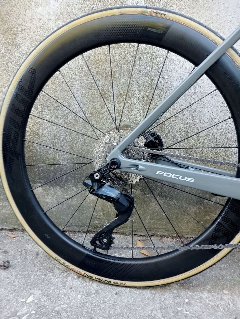 Used Focus IZALCO MAX 8.9 2024 2024 Road & Gravel, Red — image 3 of 4