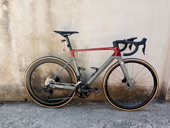 Used Focus IZALCO MAX 8.9 2024 2024 Road & Gravel, Red — image 1 of 4