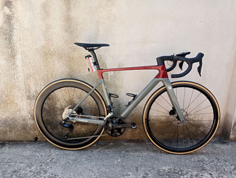 Used Focus IZALCO MAX 8.9 2024 2024 Road & Gravel, Red — image 1 of 4