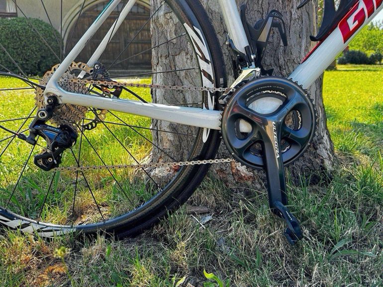 Used Giant Defy Advanced 1 2017 2017 Road & Gravel, White — image 11 of 14