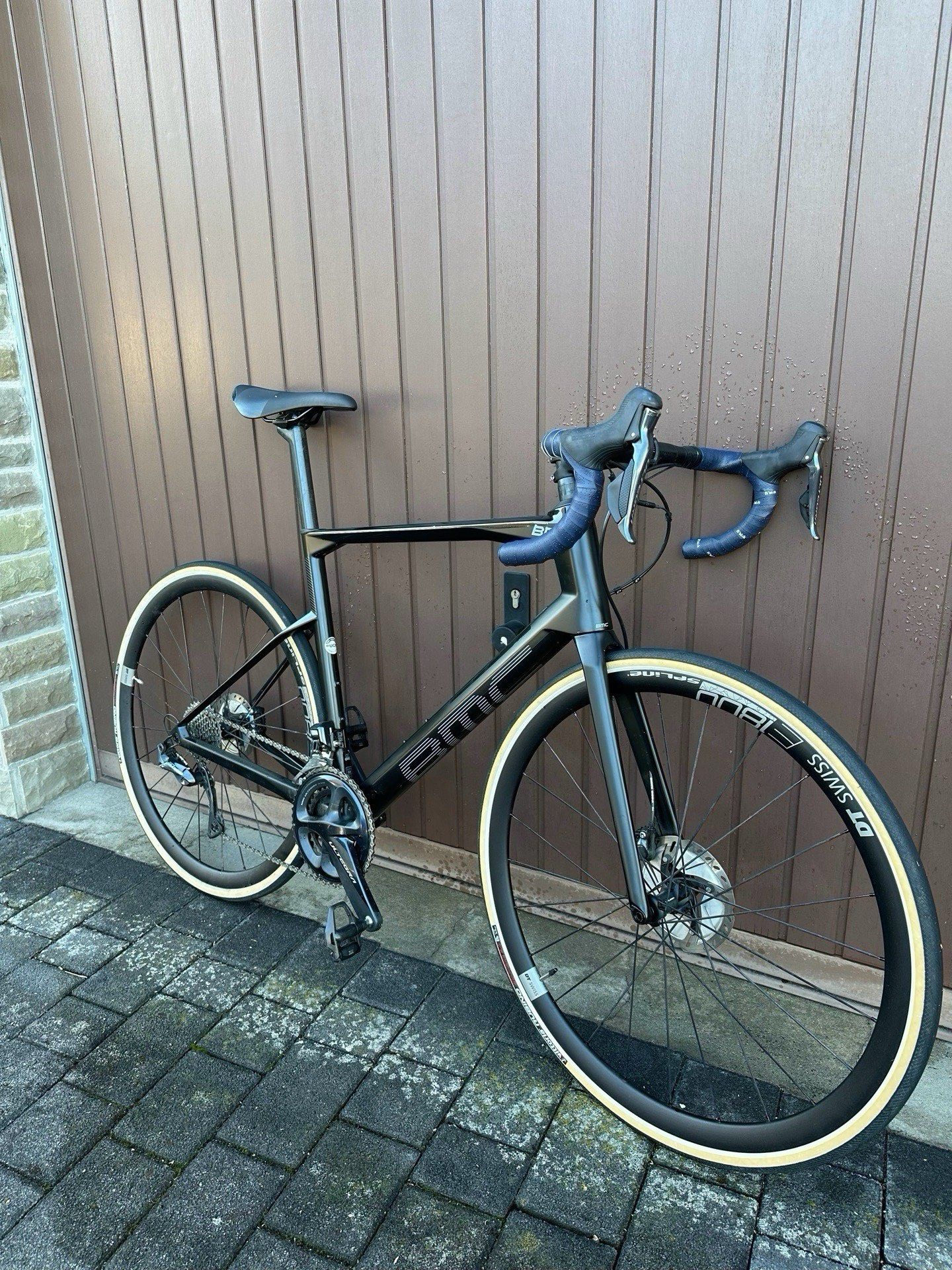 BMC Roadmachine 02 ONE used in 56 cm | buycycle UK