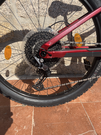 Used Trek Rail Shimano Deore 2023 Mountainbike, Red, 29 — image 3 of 6
