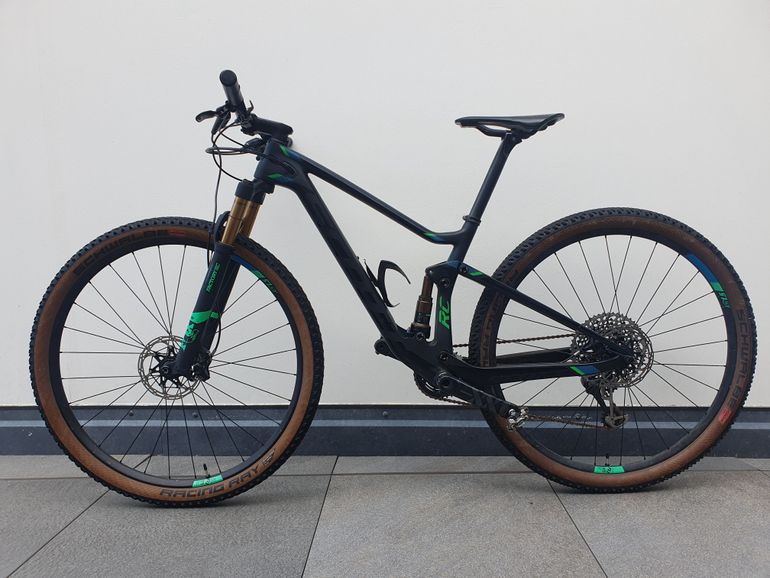 Used Scott Spark 900 Ultimate 2017 2017 Mountainbike, Negro — image 1 of 5