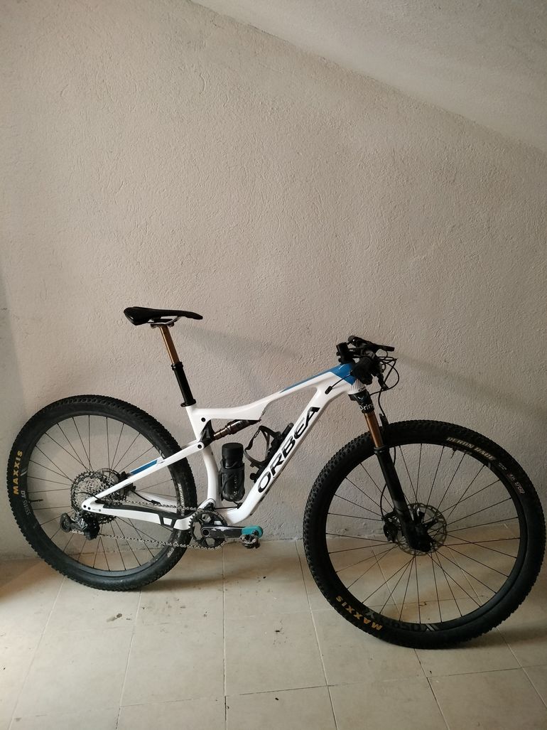 Used Orbea OIZ M10 2019 2019 Mountainbike, Blanco — image 1 of 6