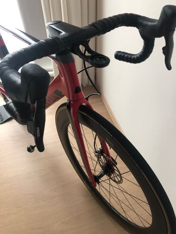 Used Canyon Aeroad CF SLX 9.0 SL 2018 Road & Gravel, Red — image 3 of 10