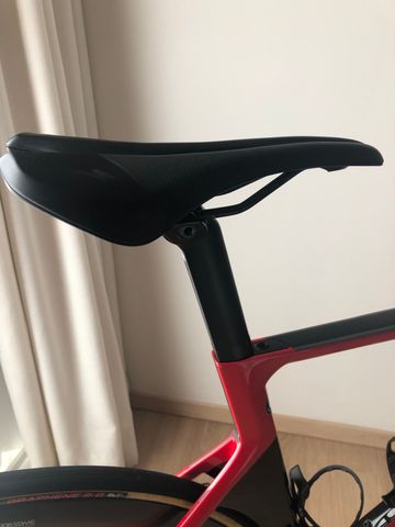 Used Canyon Aeroad CF SLX 9.0 SL 2018 Road & Gravel, Red — image 7 of 10