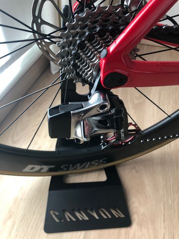 Used Canyon Aeroad CF SLX 9.0 SL 2018 Road & Gravel, Red — image 5 of 10