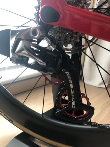 Used Canyon Aeroad CF SLX 9.0 SL 2018 Road & Gravel, Red — image 6 of 10
