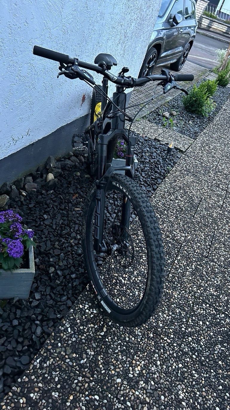 Used Lapierre Overvolt AM 7.6 2021 2021 Mountainbike, Black, 27.5 — image 3 of 11