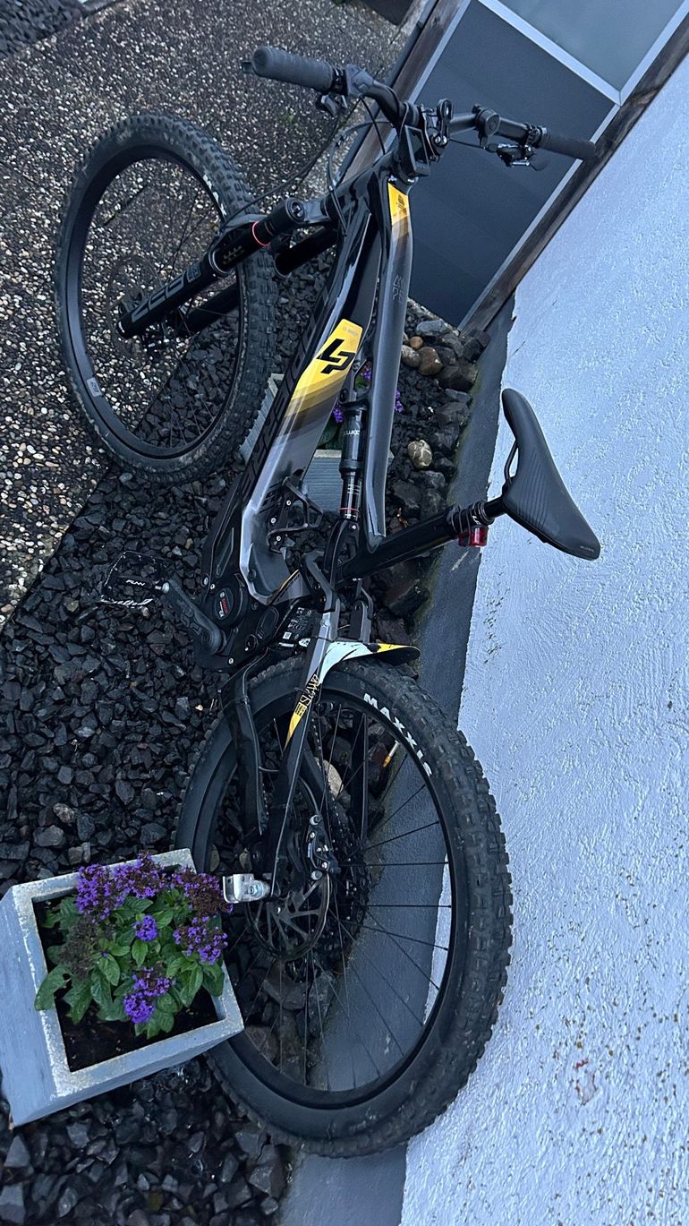 Used Lapierre Overvolt AM 7.6 2021 2021 Mountainbike, Black, 27.5 — image 2 of 11