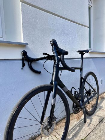 Used Cannondale 2021-SuperSix EVO Ultra Disc 2021 Road & Gravel, Black — image 3 of 10