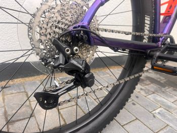 Used Trek Roscoe 6 2023 2023 Mountainbike, Purple, 27.5 — image 3 of 12