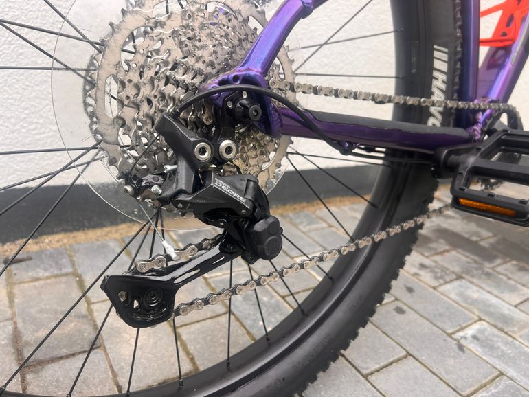 Used Trek Roscoe 6 2023 2023 Mountainbike, Purple, 27.5 — image 3 of 12