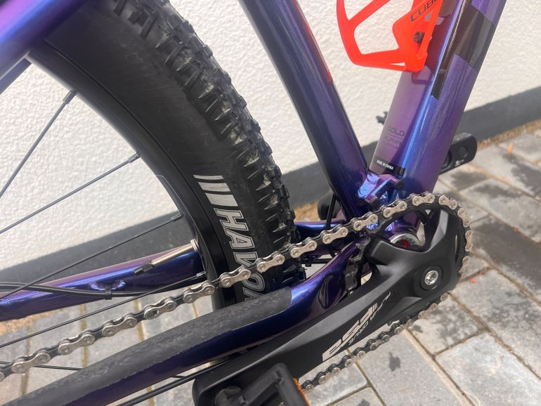 Used Trek Roscoe 6 2023 2023 Mountainbike, Purple, 27.5 — image 10 of 12