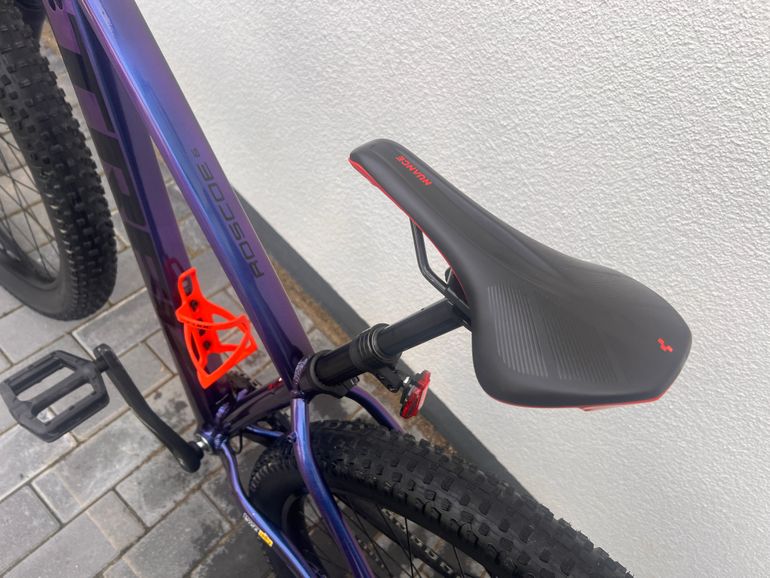 Used Trek Roscoe 6 2023 2023 Mountainbike, Purple, 27.5 — image 5 of 12
