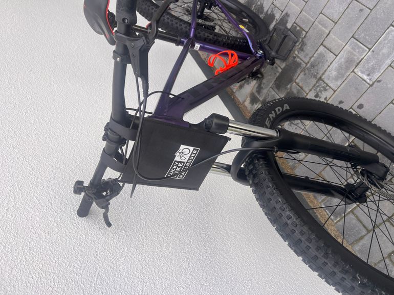 Used Trek Roscoe 6 2023 2023 Mountainbike, Purple, 27.5 — image 8 of 12
