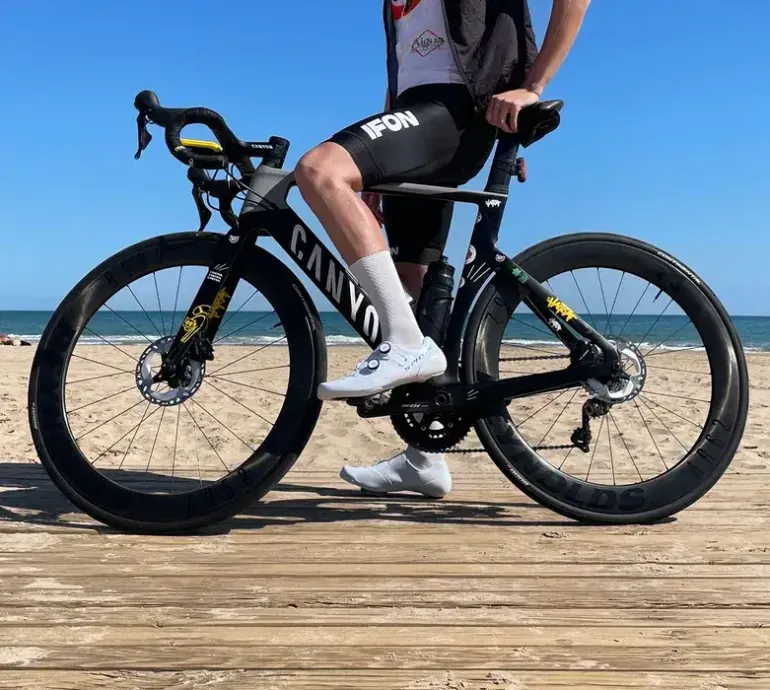 Used Canyon Aeroad CF SL 7 Disc 2021 2021 Road & Gravel, Black — image 2 of 9