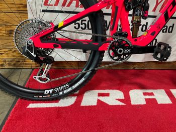 Used Pivot Switchblade Gen 3 Talon Team XX AXS 2024 Mountainbike, Red — image 2 of 4